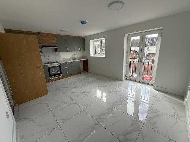 Flat for rent in Fallings Park, Park Village