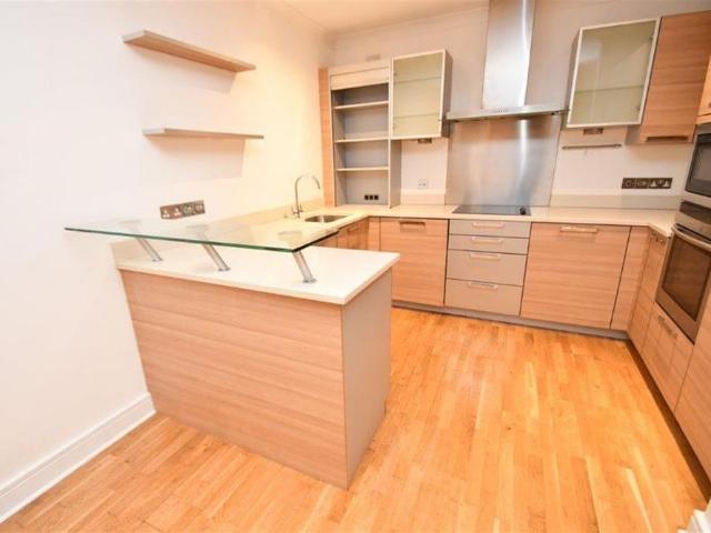 Apartment for rent in Holloway Hill, Waverley