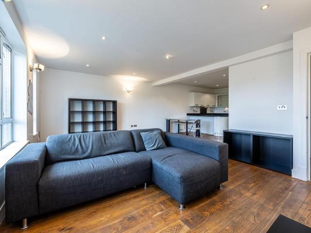 Flat for rent in Earl's Court, Greater London