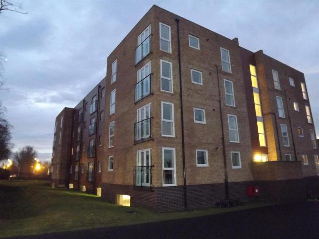 Flat for rent in Bede Island, Old Wharf