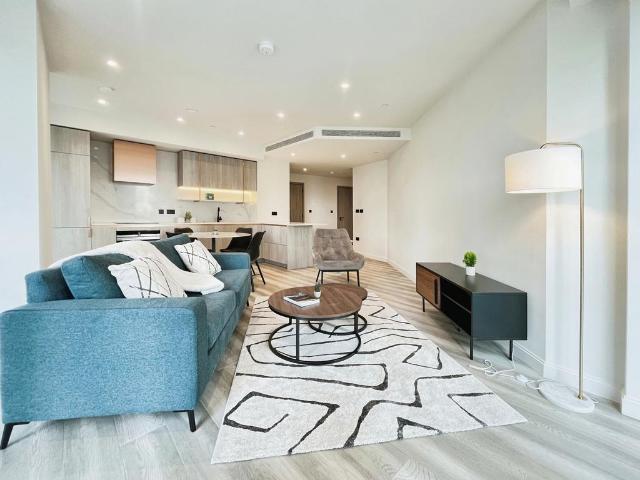 Flat for rent in Canary Wharf, Greater London