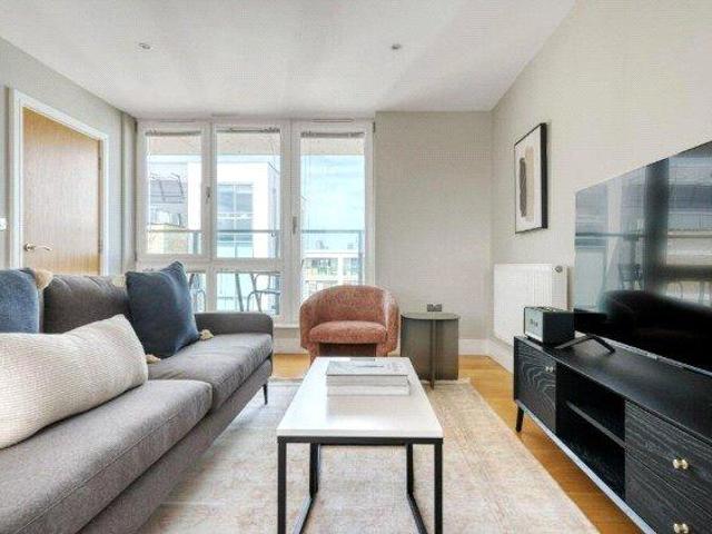 Flat for rent in Stockwell, Greater London