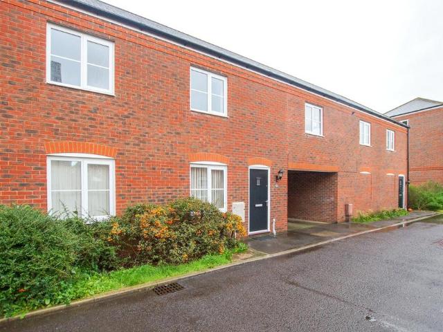 Flat for rent in Nutbourne, Chichester