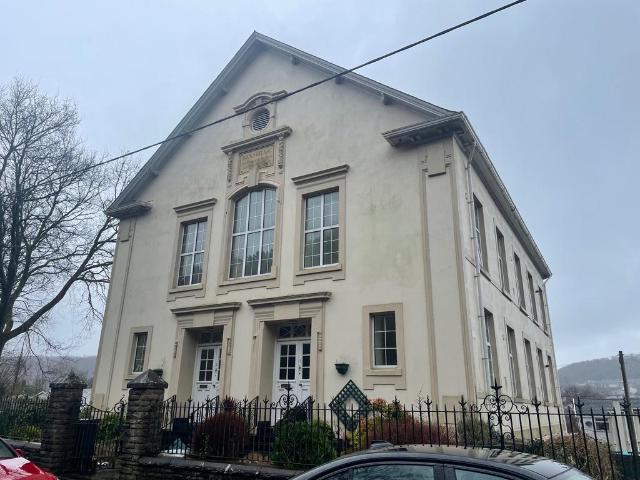 Flat for rent in Cilybebyll, Pontardawe
