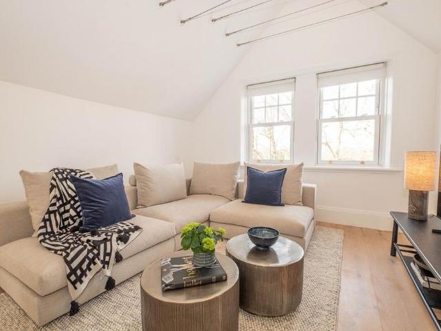 Apartment for rent in St Margarets, Greater London