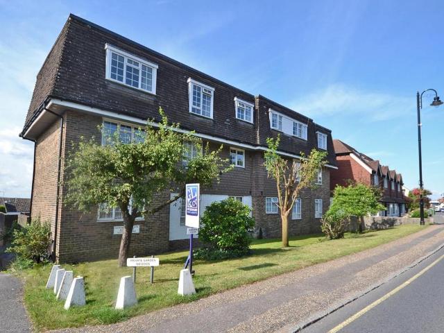 Flat for rent in Marehill, Horsham