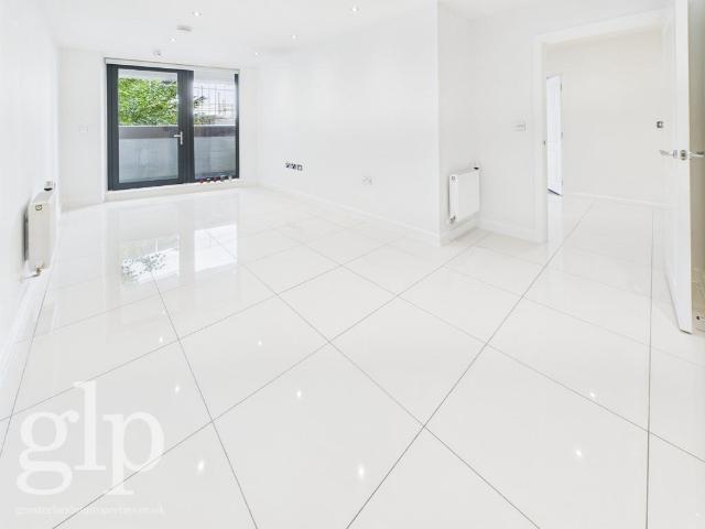 Flat for rent in Hale Village, Tottenham Hale