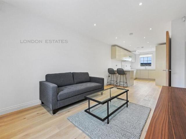 Apartment for rent in Brondesbury, Greater London