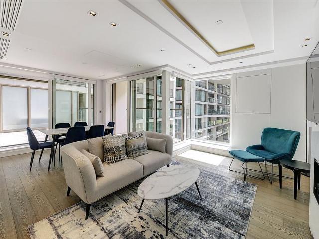 Flat for rent in Kensington, Cat Hill
