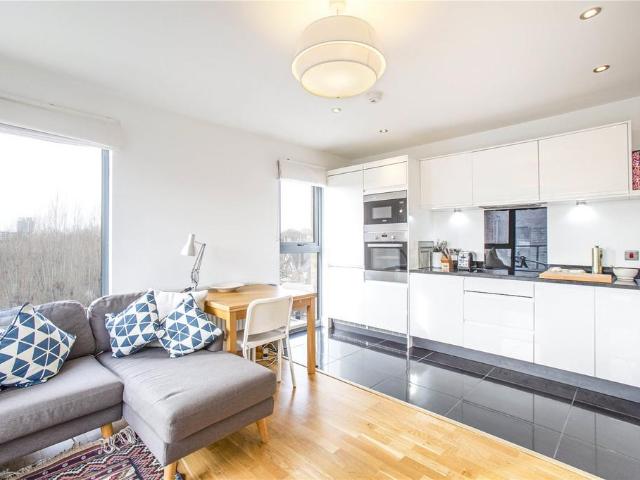 Flat for rent in Brownswood Park, Stoke Newington