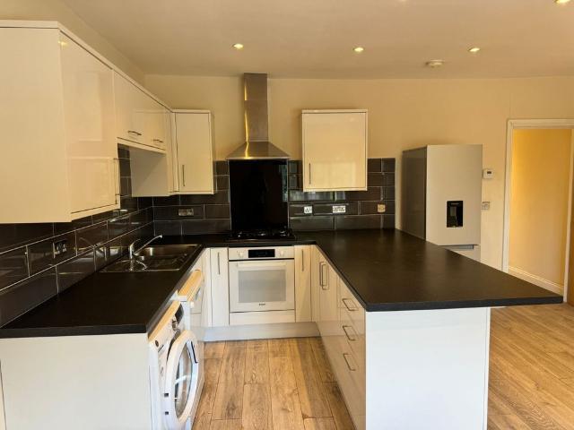 Apartment for rent in Primley Park, Leeds
