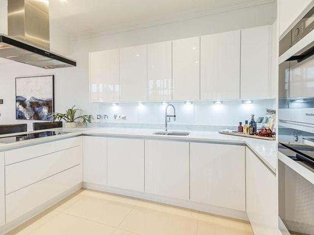 Flat for rent in Hammersmith, Greater London