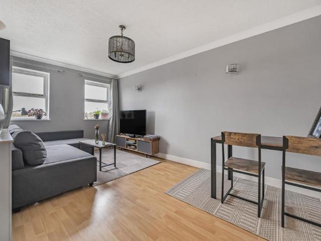 Apartment for rent in Coldharbour, Buckinghamshire
