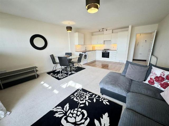 Apartment for rent in Harbour Reach, Poole