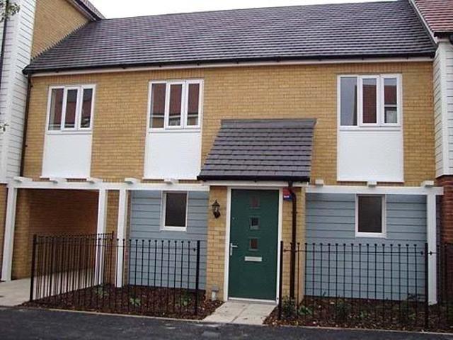 Flat for rent in Godinton Park, Bridgefield