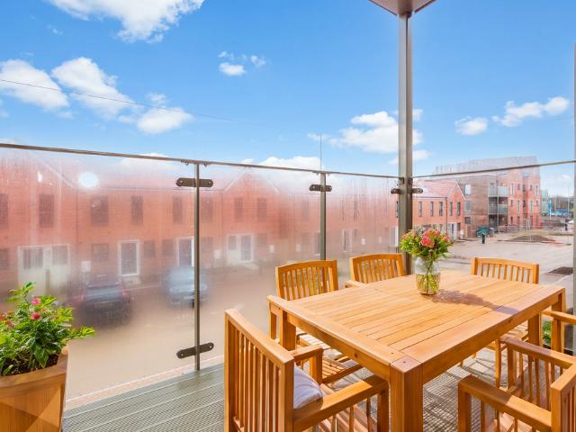 Flat for rent in Maylands, Pouchen End