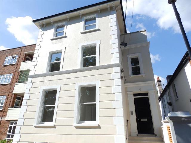 Flat for rent in Surbiton, Isle Of Man