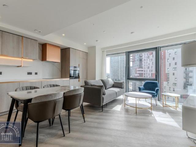Flat for rent in Canary Wharf, Greater London