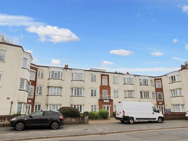 Flat for rent in Charminster, Bournemouth