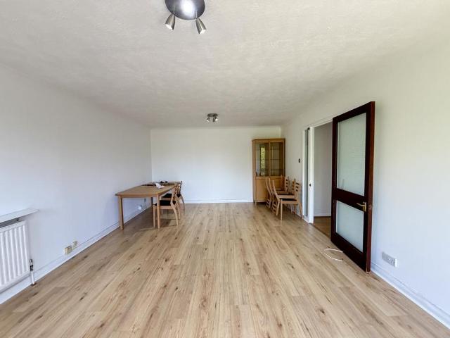 Flat for rent in London Borough of Croydon, Addiscombe