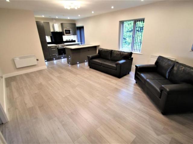 Apartment for rent in Hyde Park, West Yorkshire