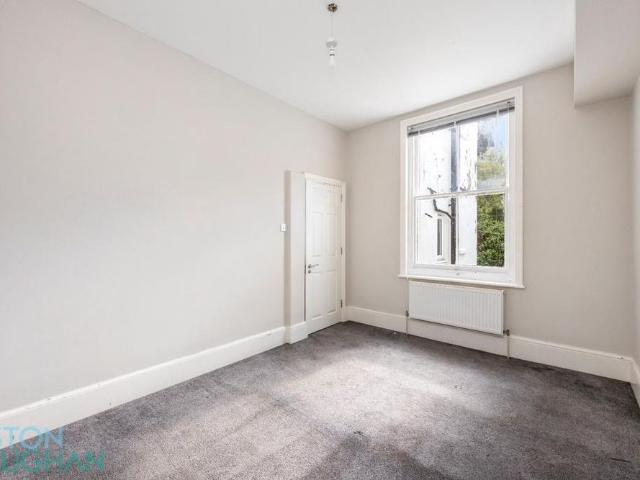 Apartment for rent in Cross In Hand, East Sussex