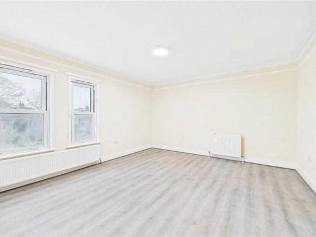 Apartment for rent in Wash Common, Enborne