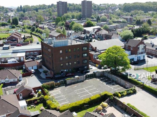 Flat for rent in Cherry Orchard, Fold Hill