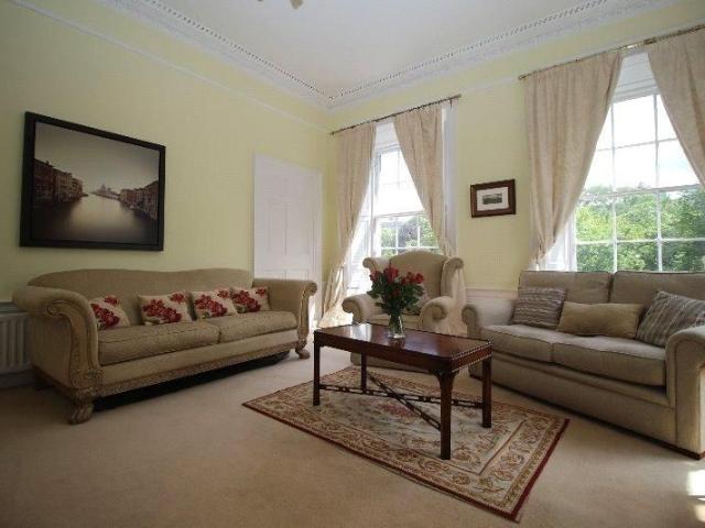 Apartment for rent in Silvermills, New Town