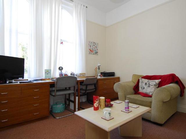 Flat for rent in Mount Wise