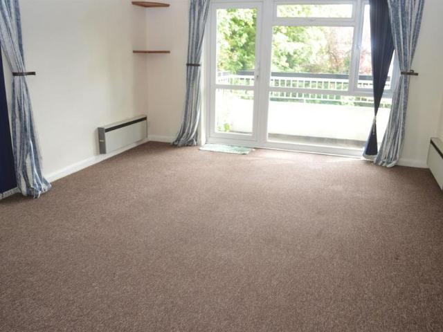 Apartment for rent in Binscombe, Fole