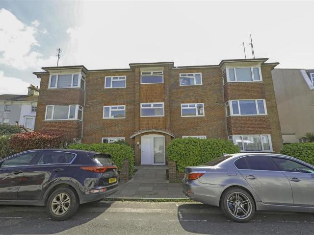 Flat for rent in Aldrington