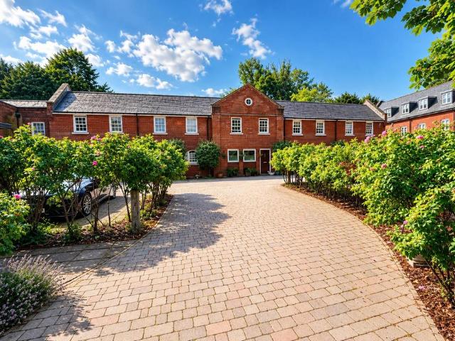 Flat for rent in Chipping Hill, Essex