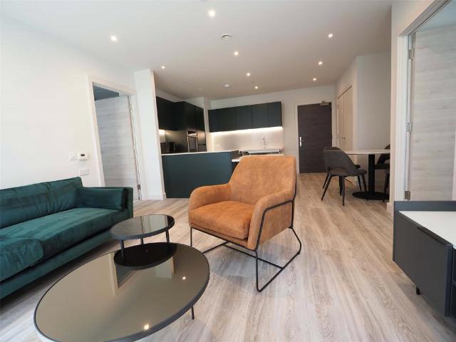 Flat for rent in Aldrington