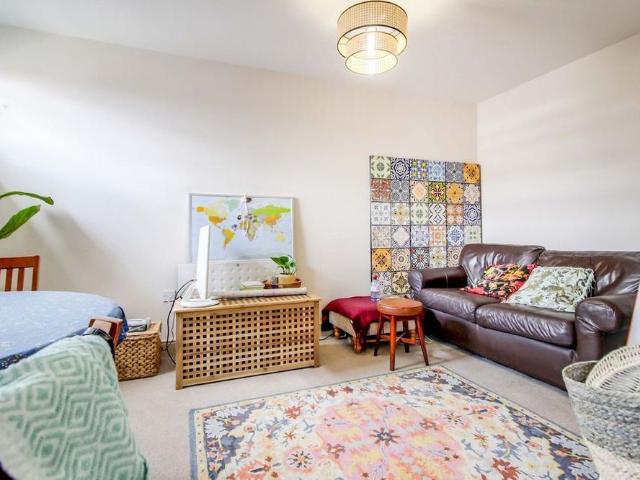 Apartment for rent in Rodbourne, Swindon