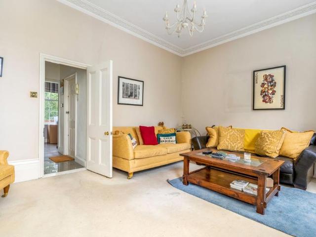 Apartment for rent in Highbury, Greater London