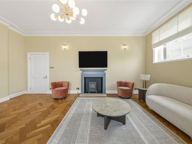 Apartment for rent in Chalk Farm, Greater London