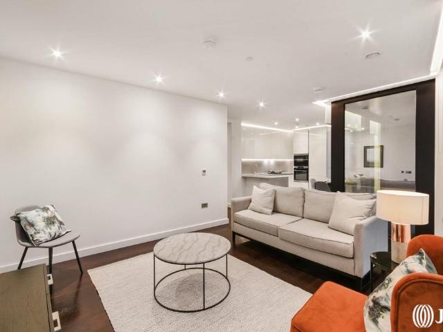 Flat for rent in Nine Elms, Greater London
