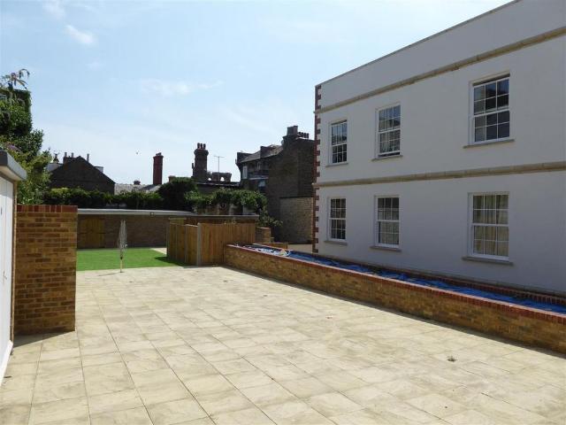 Apartment for rent in Chilton, Acol