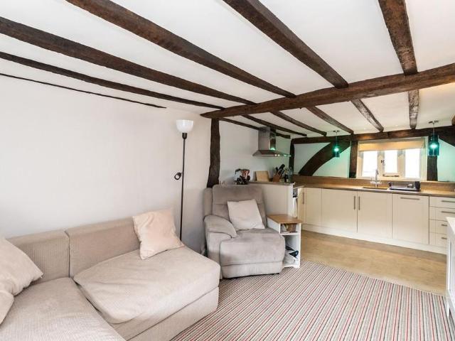 Apartment for rent in Pachesham Park, Surrey