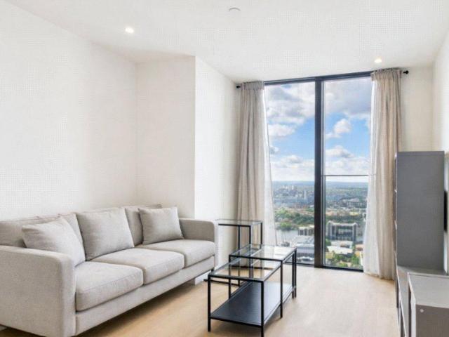 Flat for rent in Isle Of Dogs, Greater London