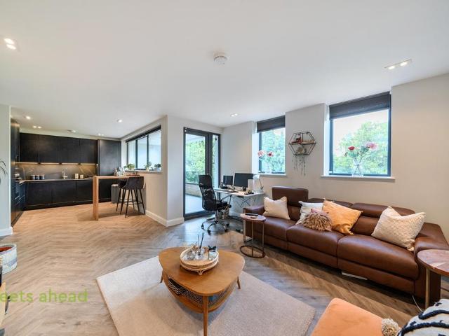 Flat for rent in London Borough of Croydon, Kenley