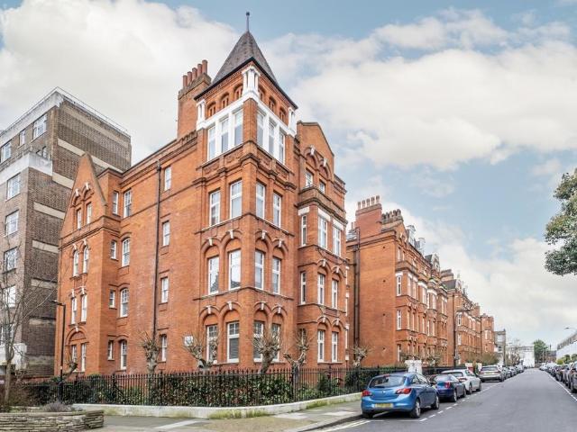 Flat for rent in Hammersmith, Greater London