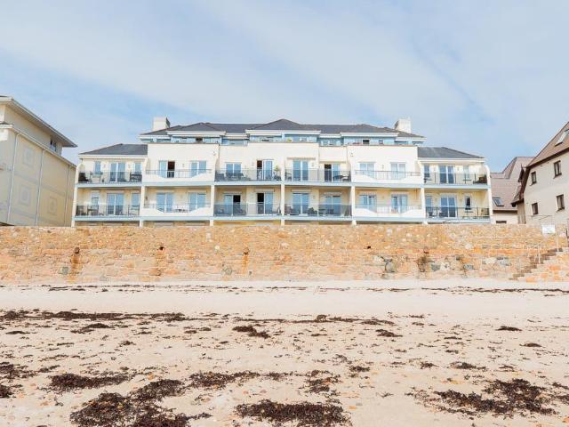Flat for rent in Penweathers, Isle Of Man