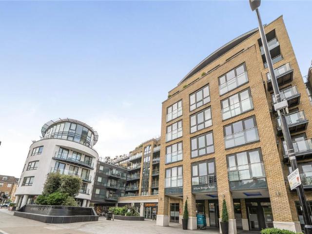 Flat for rent in London Borough of Hounslow, Strand