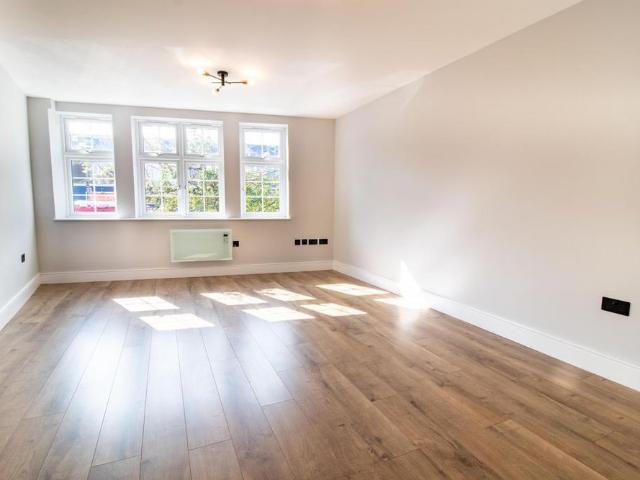 Apartment for rent in Southfields, Greater London
