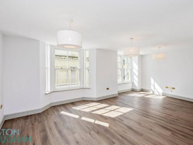 Apartment for rent in Round Hill, Brighton