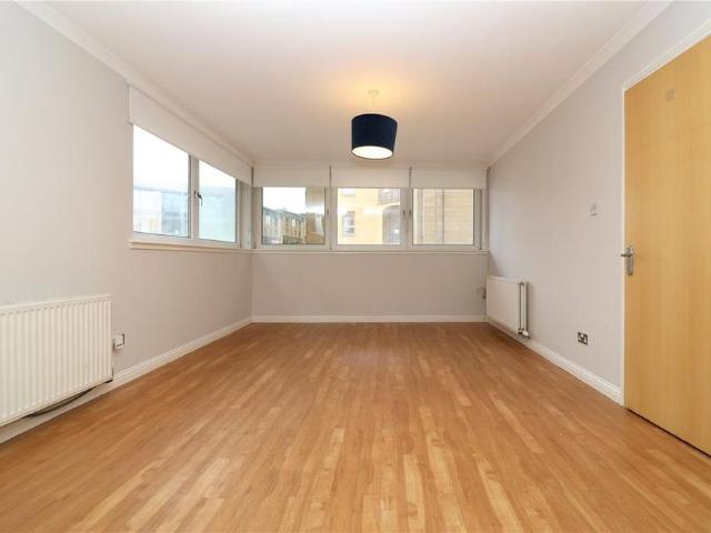 Apartment for rent in Barncluith, Hamilton