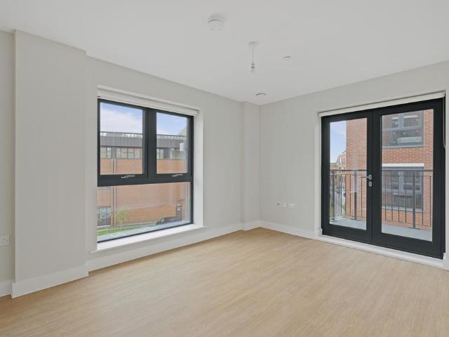Flat for rent in Enborne, West Berkshire