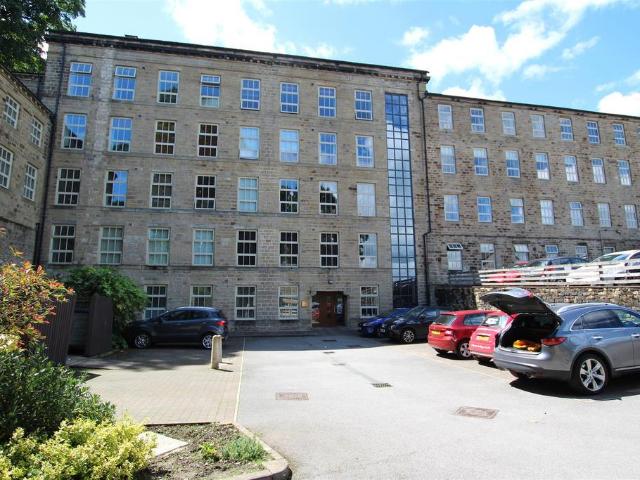 Flat for rent in Steeton with Eastburn, Steeton